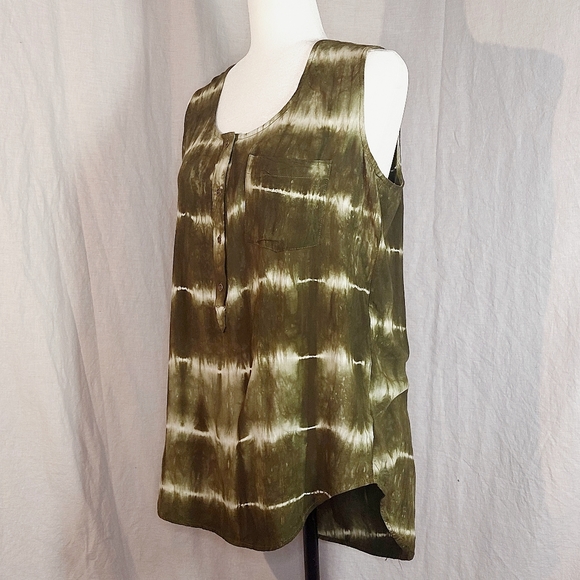 Suzanne Betro Weekend olive rayon tie-dyed hi-lo tunic, XL, EUC - Picture 3 of 4